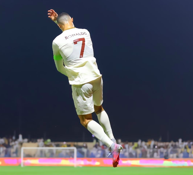 Superliga saudí - Ronaldo doble talisca pasa y Riad gana 5 - 0