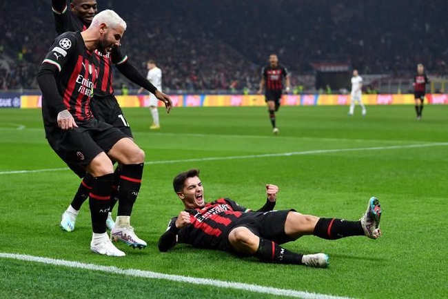 ¡¡ perdida hace mucho tiempo! El AC Milan gana la eliminatoria de la Liga de Campeones después de 10 años