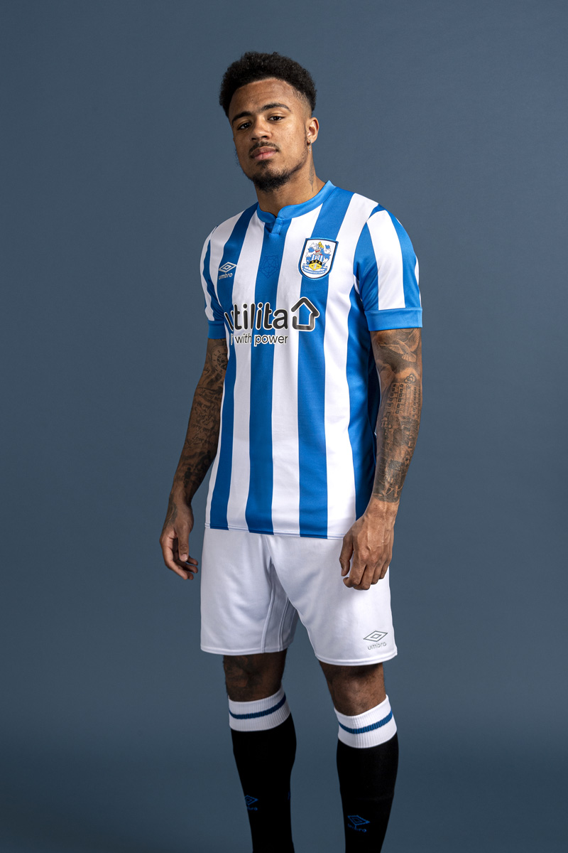 Camisa de casa de Huddersfield 2021 - 22