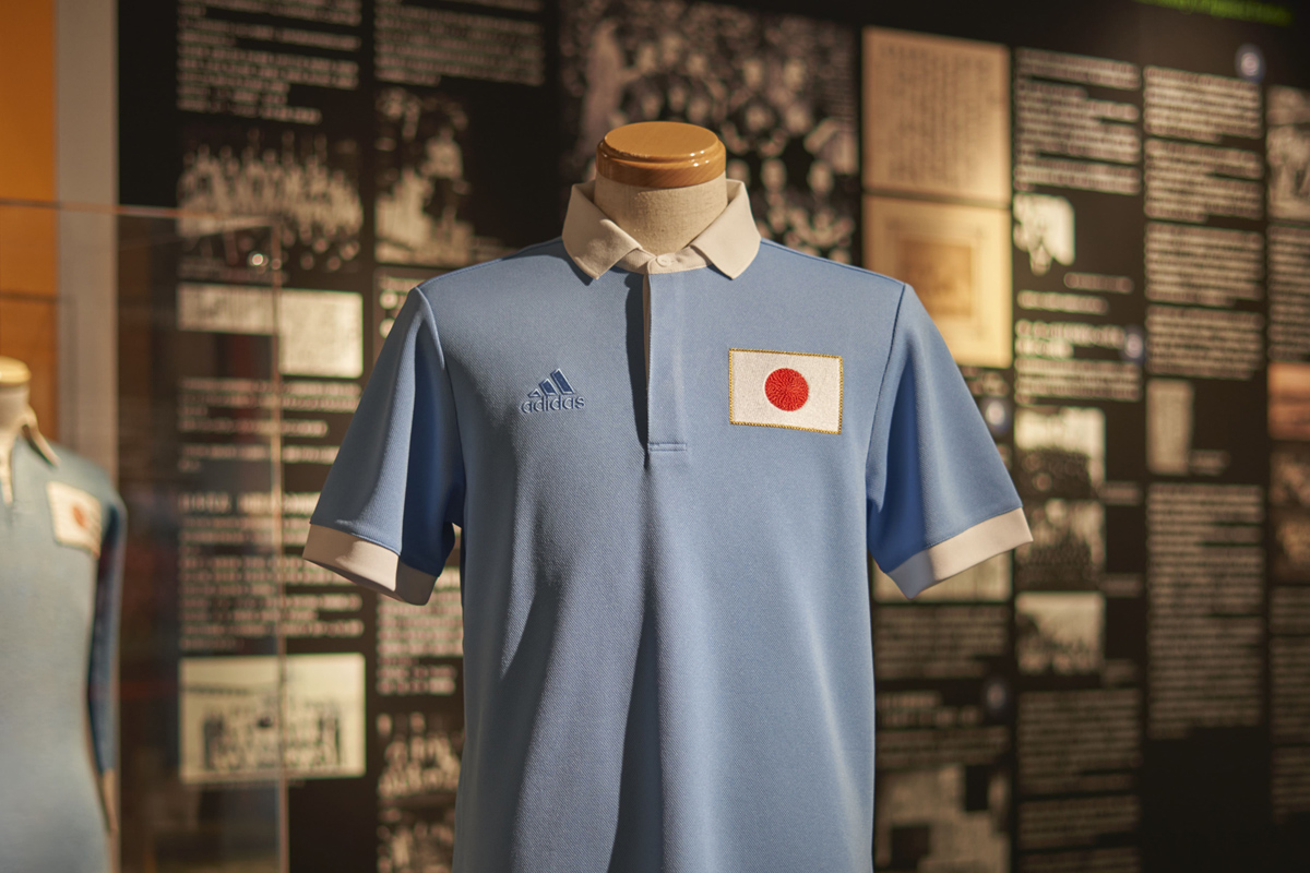 Camiseta conmemorativa del centenario de la Asociación Nacional de fútbol de Japón