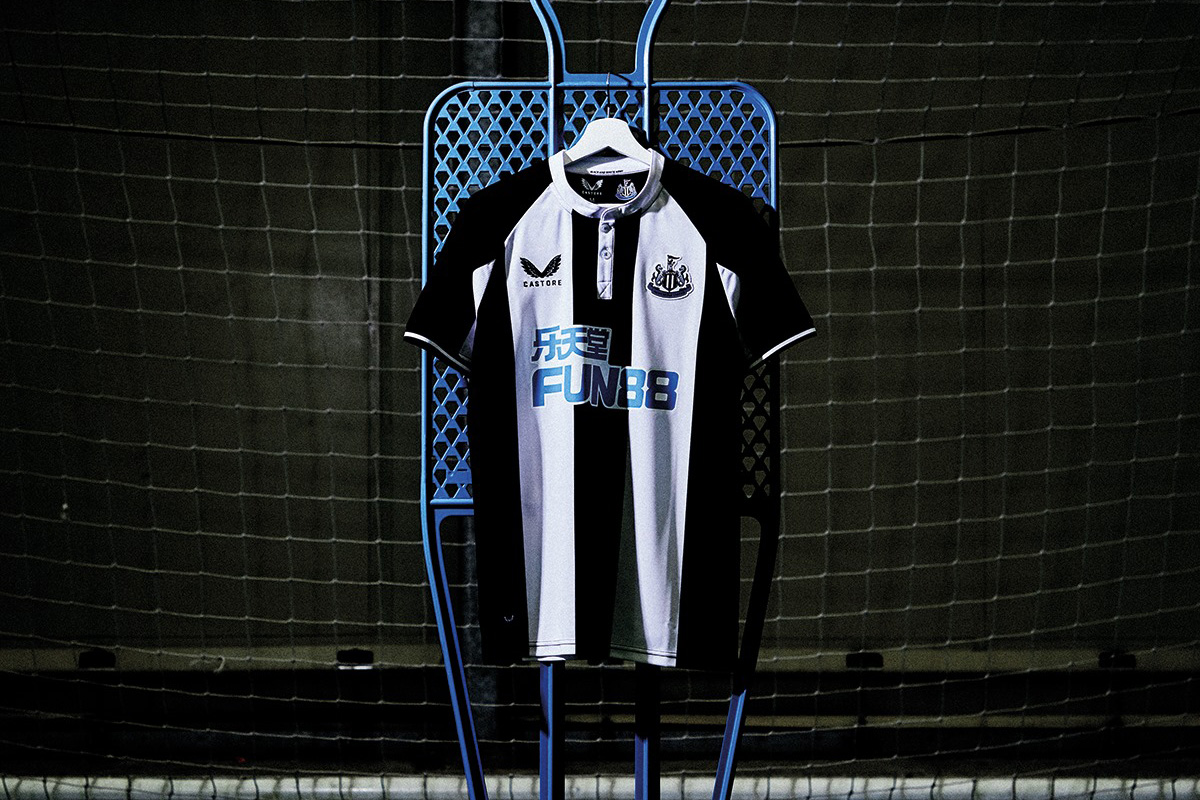 Camisa de casa de Newcastle United 2021 - 22