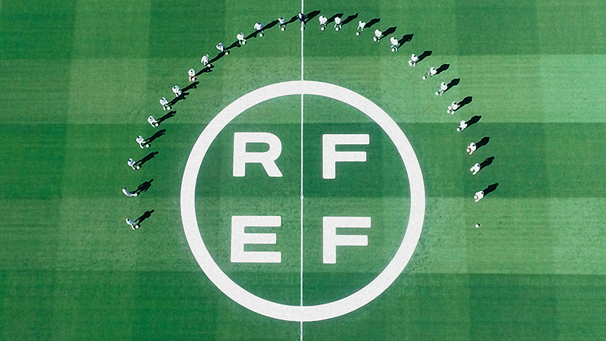 La Asociación Española de Fútbol lanzó un nuevo logotipo de marca y una insignia de equipo nacional