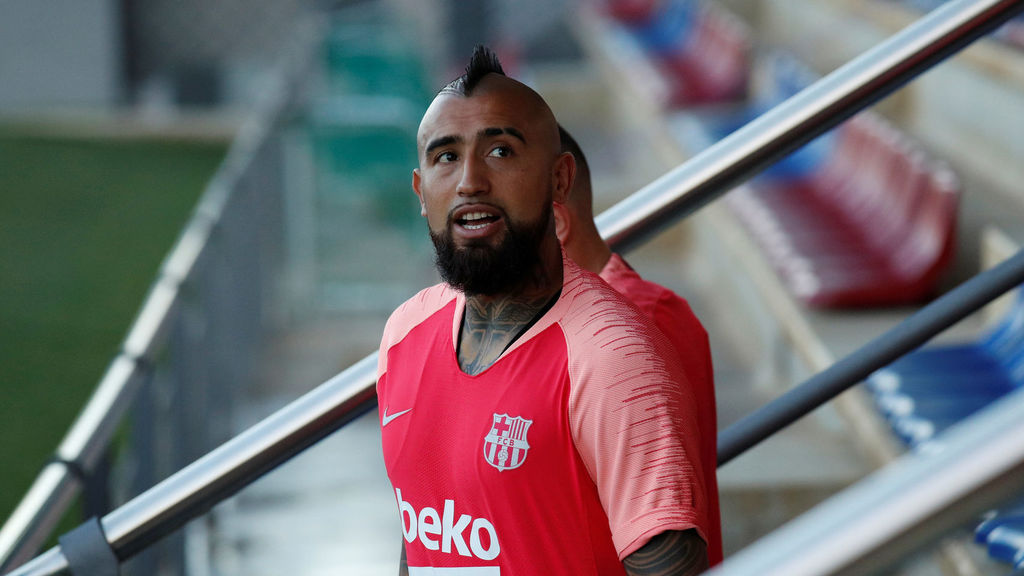 La directiva del Barcelona atiza a Vidal: "Faltó al respeto a sus compañeros"