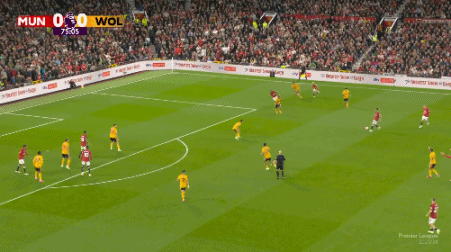 Premier League - Varane cabeceó y los Wolves 1 - 0 del Manchester United marcaron el comienzo