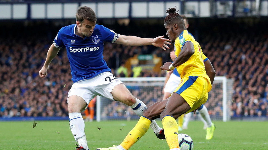 Un jugador del Everton dona 5.000 euros a un aficionado del Liverpool con daños cerebrales