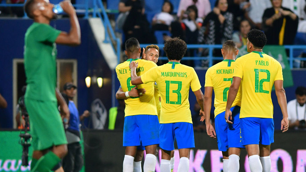 Tímido triunfo de Brasil ante Arabia Saudí en un partido marcado por el clima