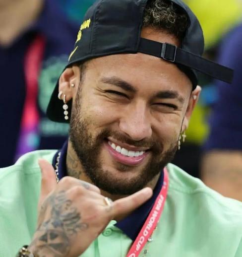 Riad Crescent cotiza a Neymar con un salario anual de 100 millones, solo superado por ronaldo, el segundo salario más alto