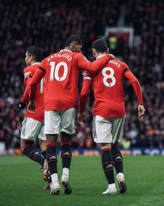 Premier League - rashford B rompe el marcador Casemiro tiñe de rojo y el Manchester United gana 2 - 1