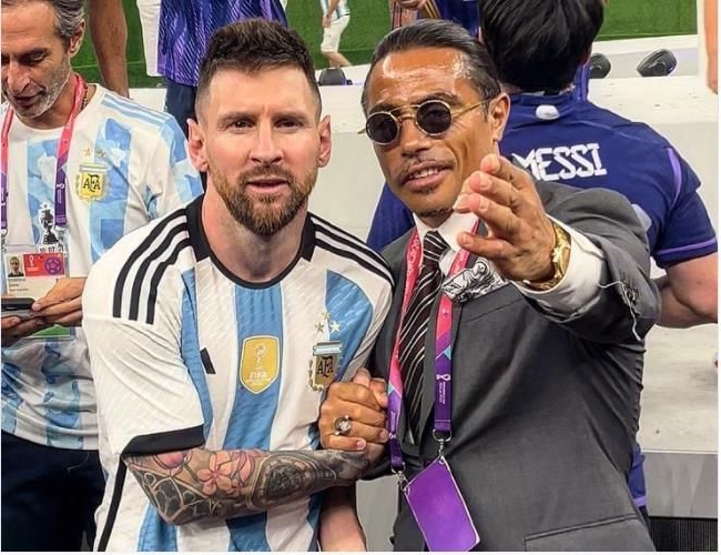 Entró ilegalmente y tomó una foto con messi. la FIFA investiga a la celebridad de Internet salpicó sal.