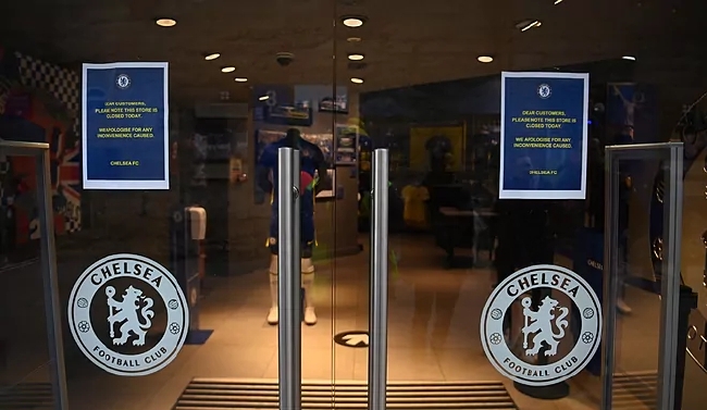 Chelsea ha dejado de funcionar en varios departamentos y los jugadores pagan por el autobús.
